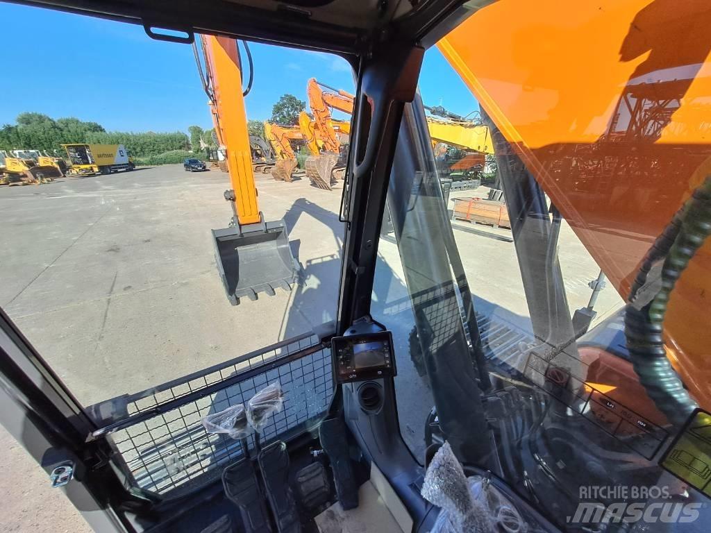 Develon DX300LC-7M Pásová rýpadla