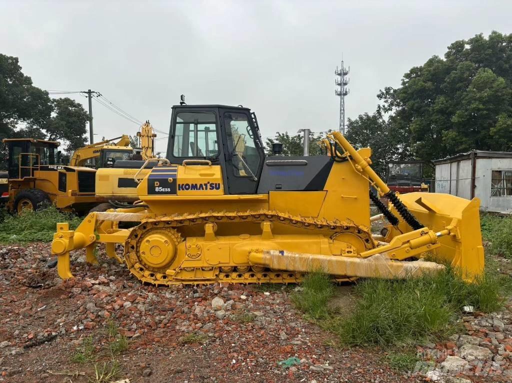 Komatsu D 85 E-12 Pásové dozery