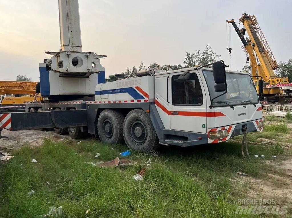 Zoomlion QAY220V Univerzální terénní jeřáby