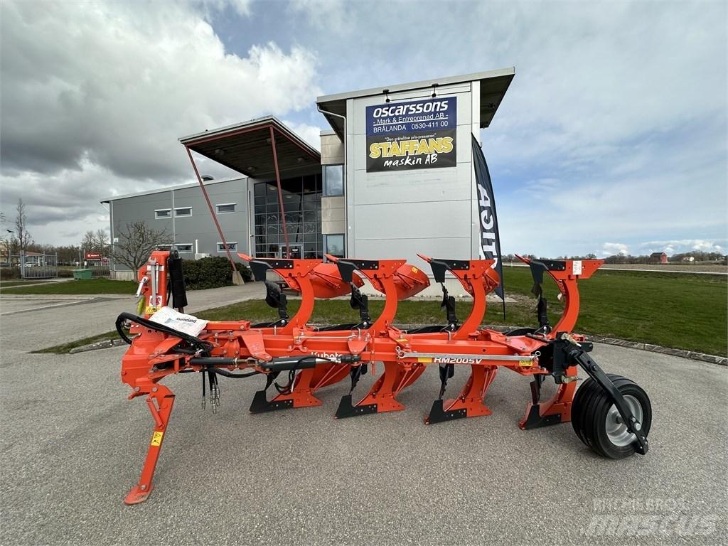 Kubota RM2005V Oboustranné pluhy