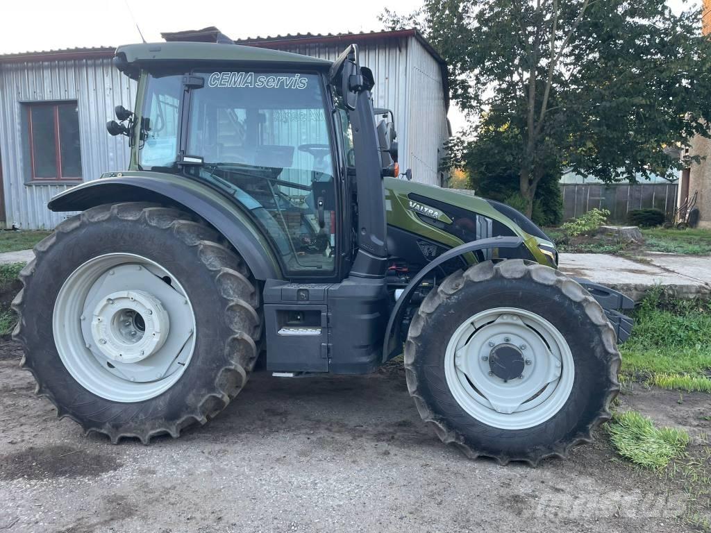 Valtra G 135 Traktory