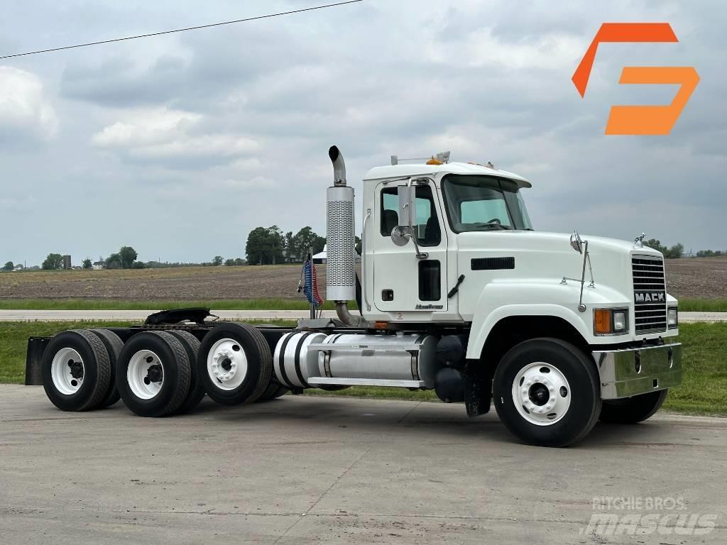 Mack CHN 613 Tahače