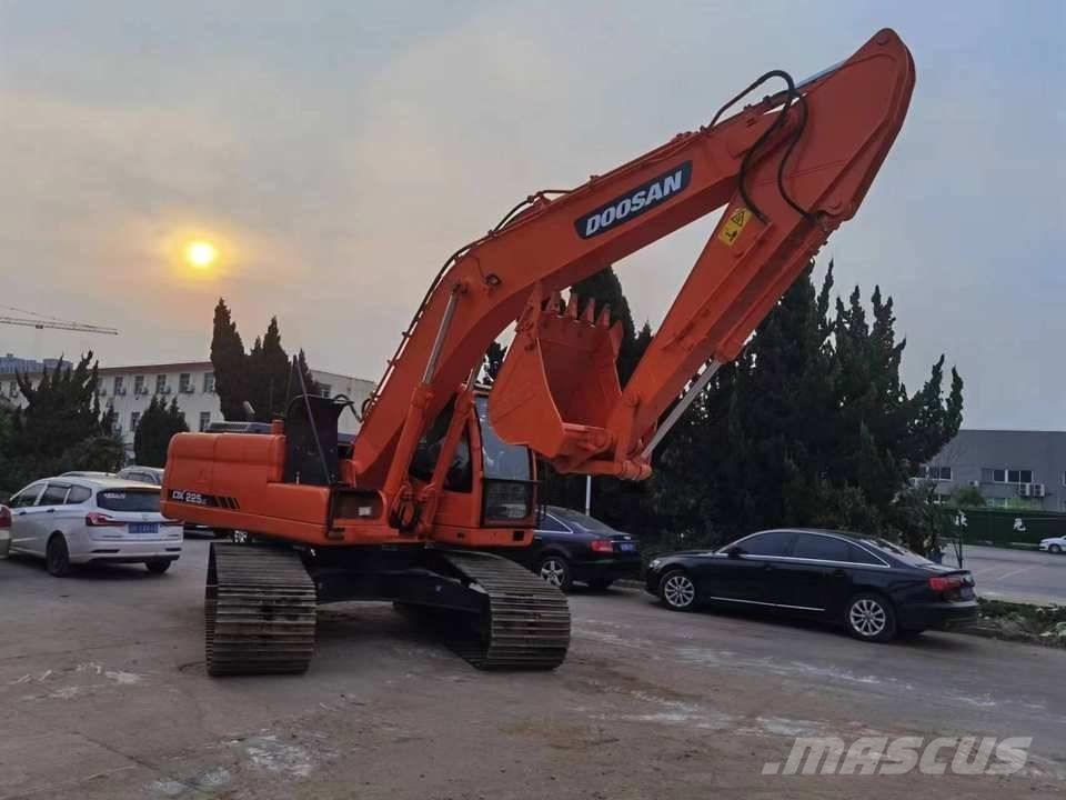 Doosan dx225 Pásová rýpadla