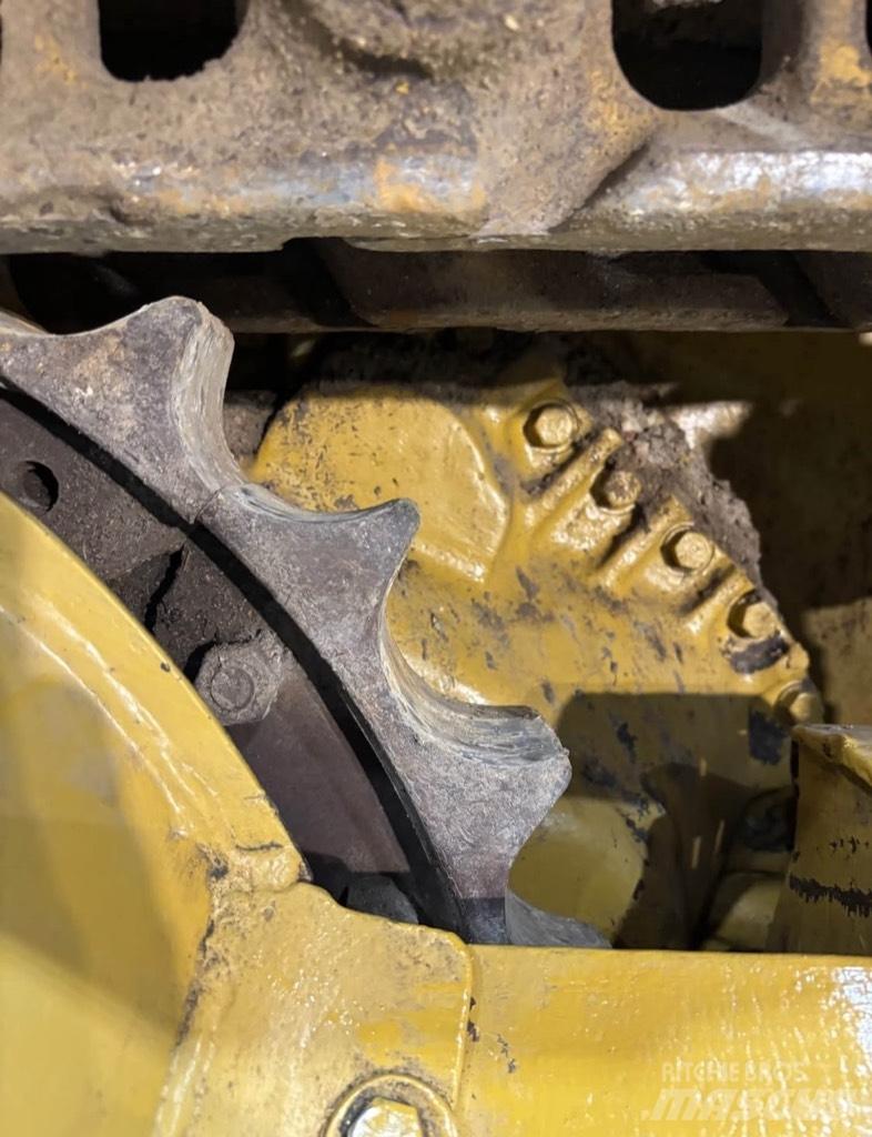 CAT D 7 G Pásové dozery