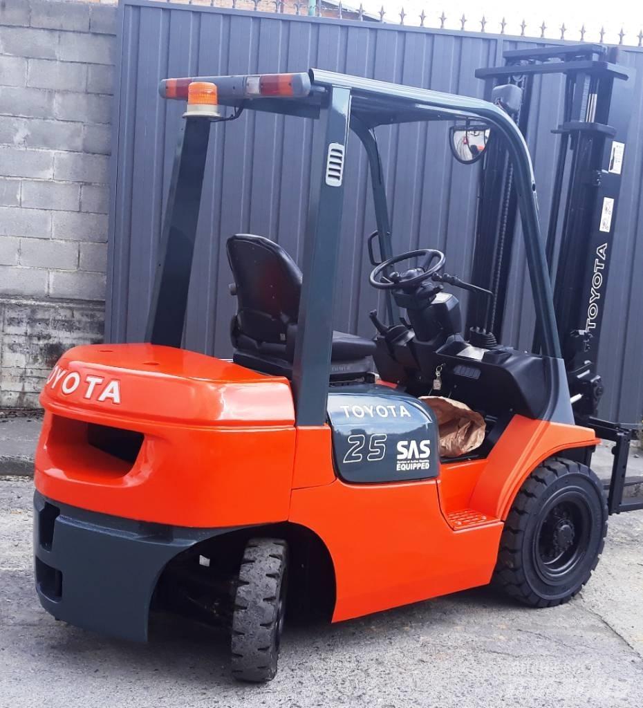 Toyota 02 7 FDF 25 Dieselové vozíky