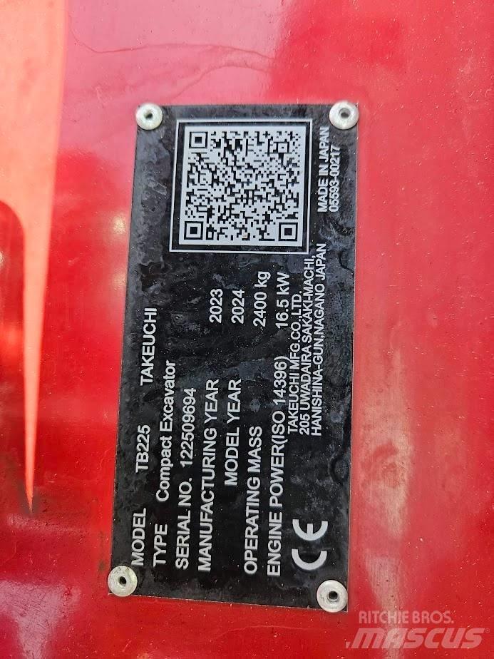 Takeuchi TB225 V0 Mini rýpadla < 7t