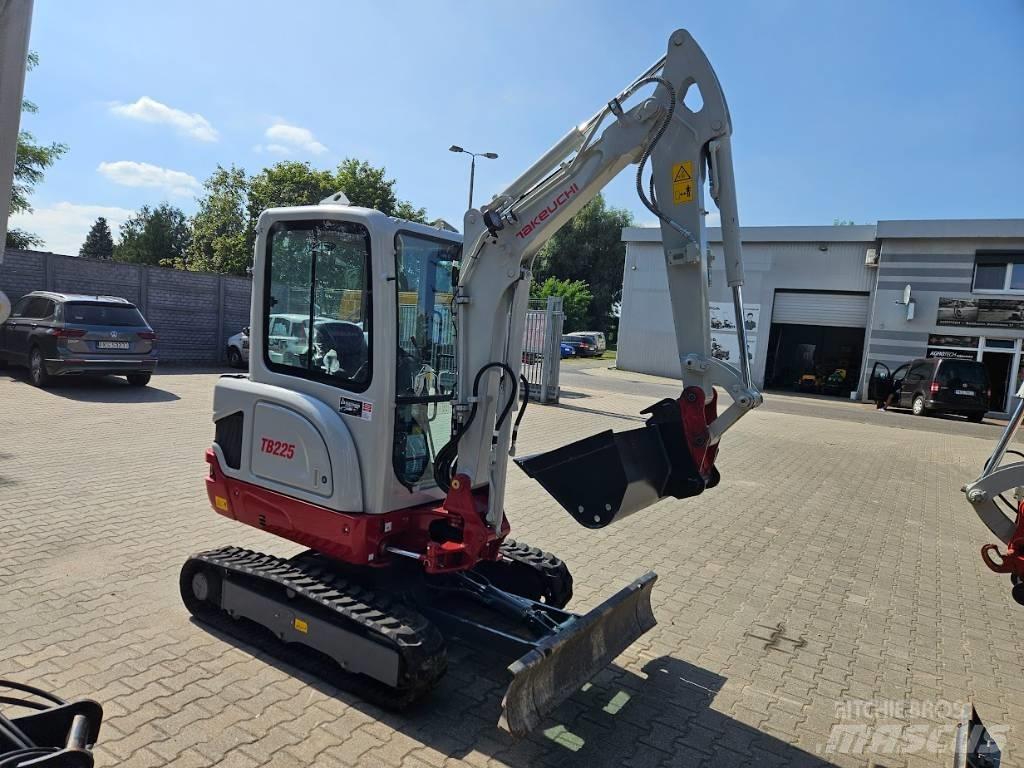 Takeuchi TB225 V0 Mini rýpadla < 7t
