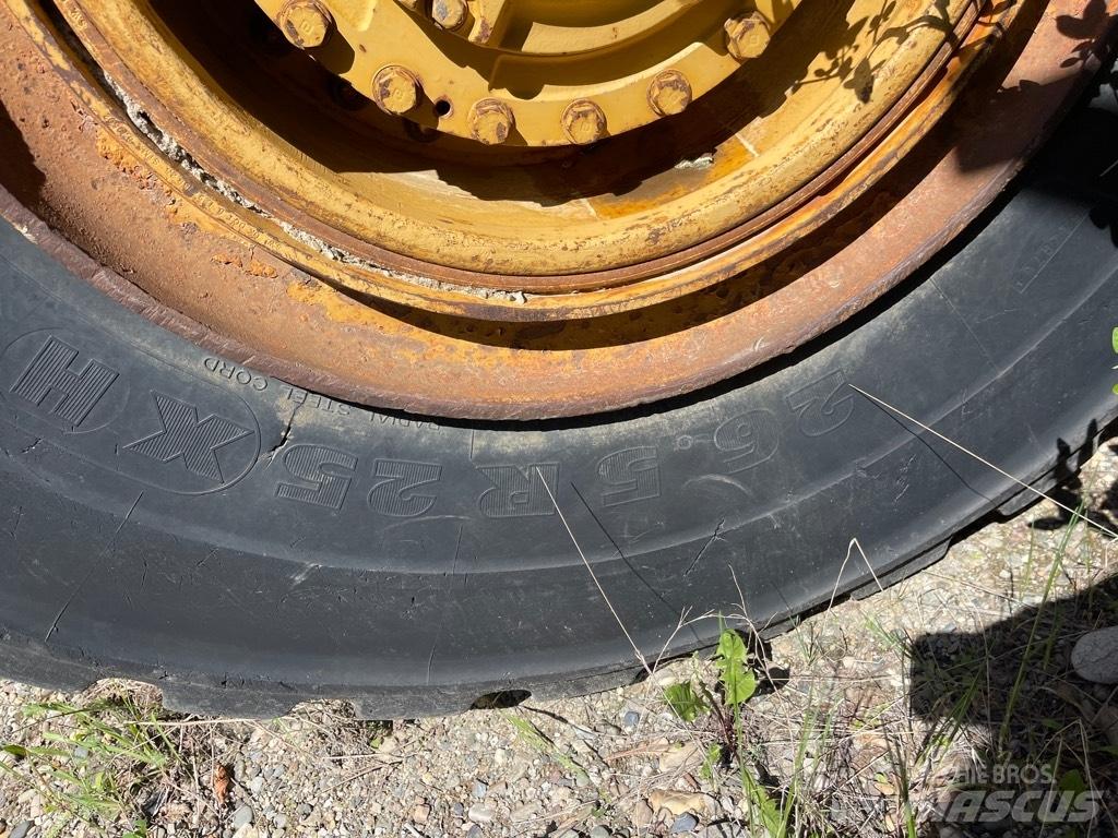CAT 966 E Kolové nakladače