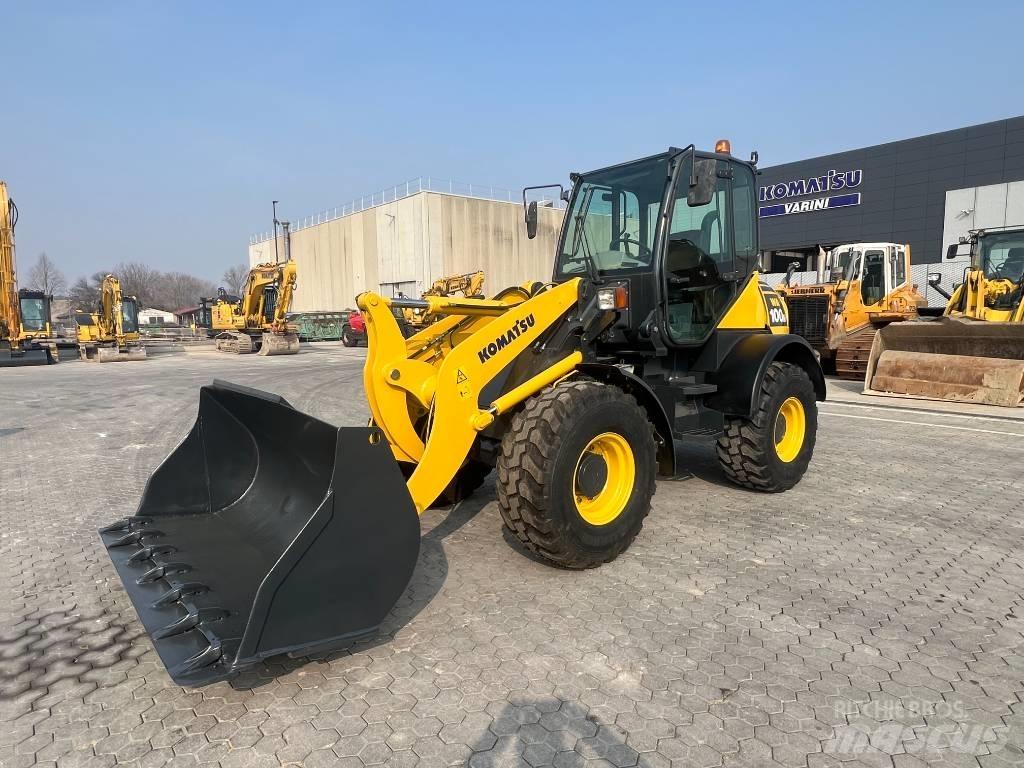 Komatsu WA 100 M-5 Kolové nakladače