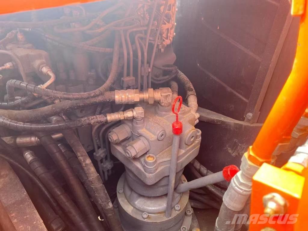 Hitachi 120 Pásová rýpadla
