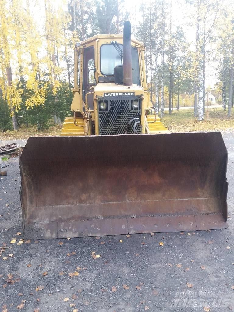 CAT D 4 H Pásové dozery