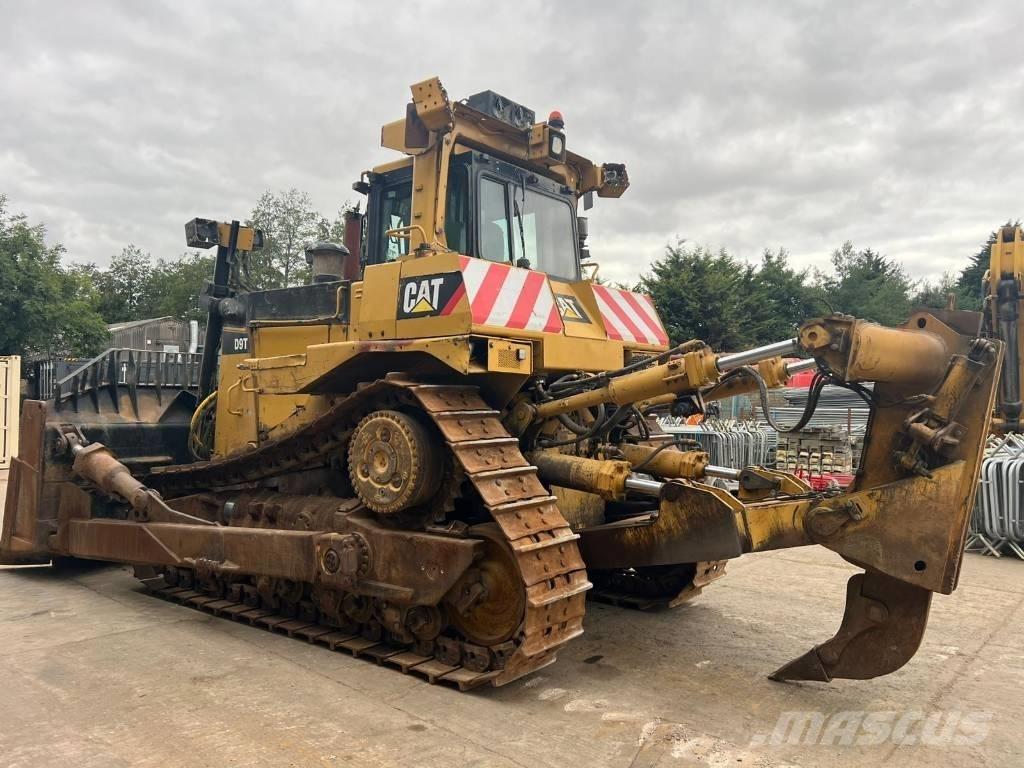 CAT D 9 T Pásové dozery