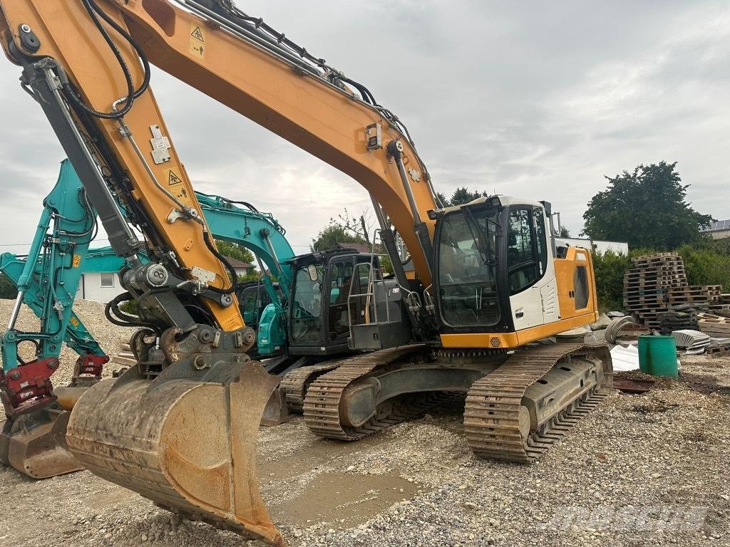 Liebherr R 922 Pásová rýpadla