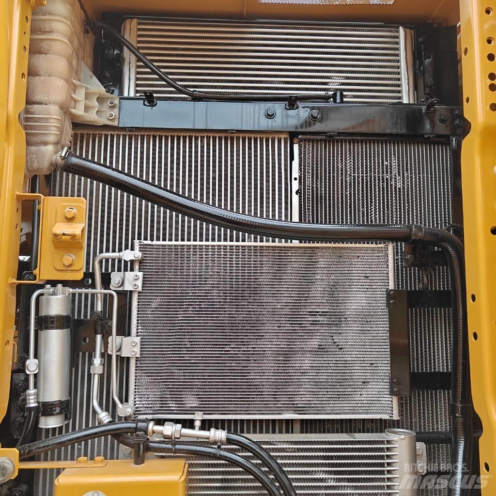 CAT 320 Pásová rýpadla