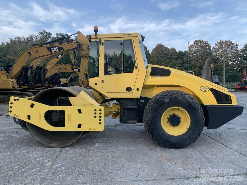 Bomag BW 213 D H-4 Tahačové válce