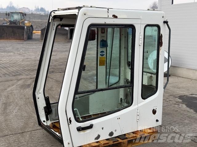 Liebherr R 944 B CAB Kabiny a interiér