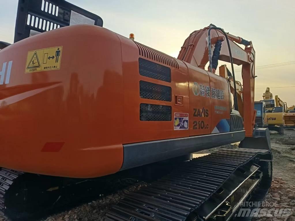Hitachi ZX210LC Pásová rýpadla