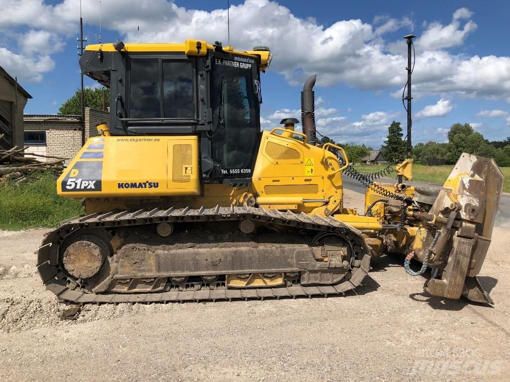 Komatsu D51PX-24 Pásové dozery