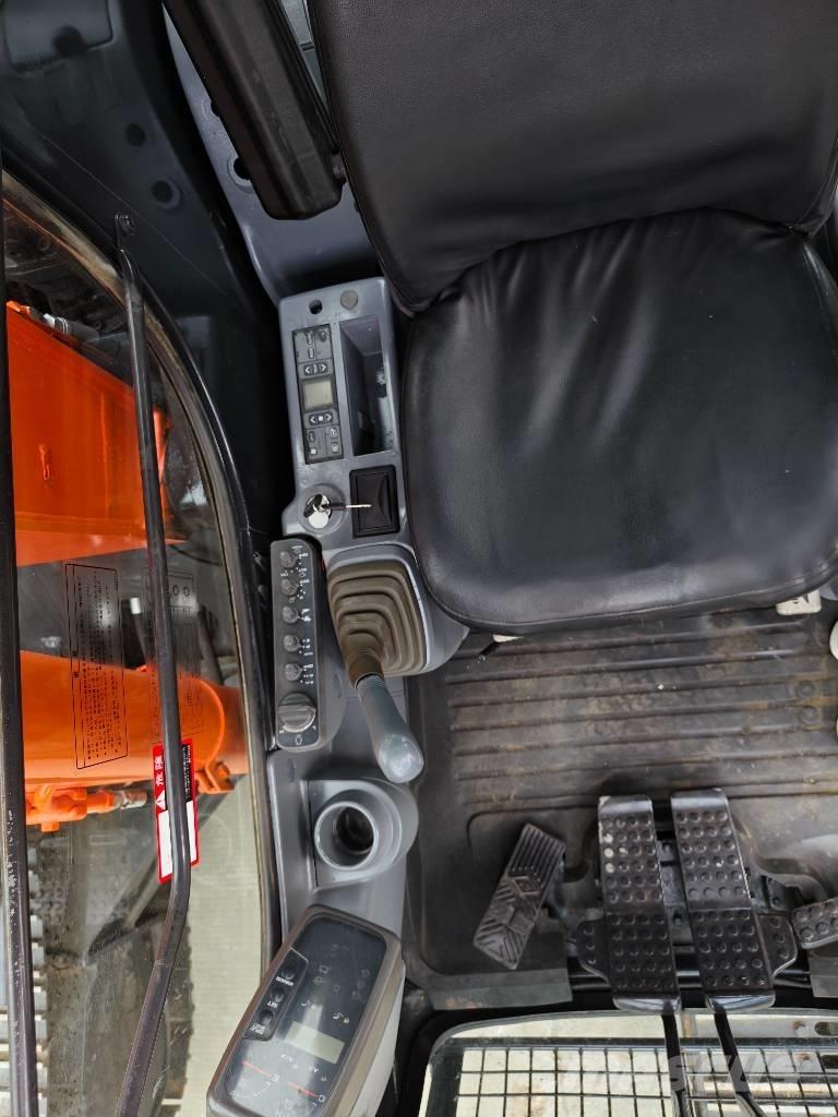 Hitachi ZX 120 Pásová rýpadla