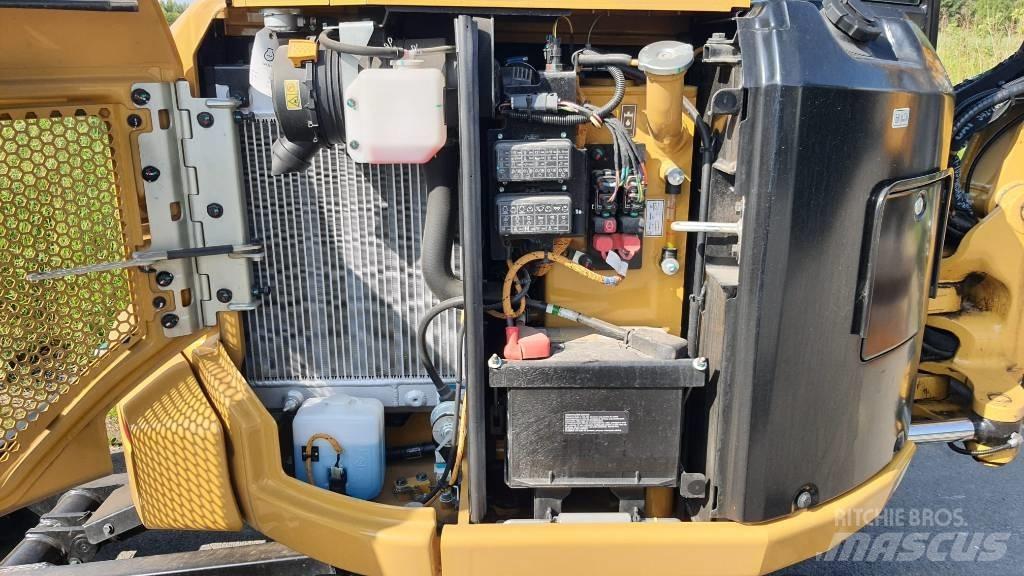 CAT 302.7 DCR 07A Mini rýpadla < 7t