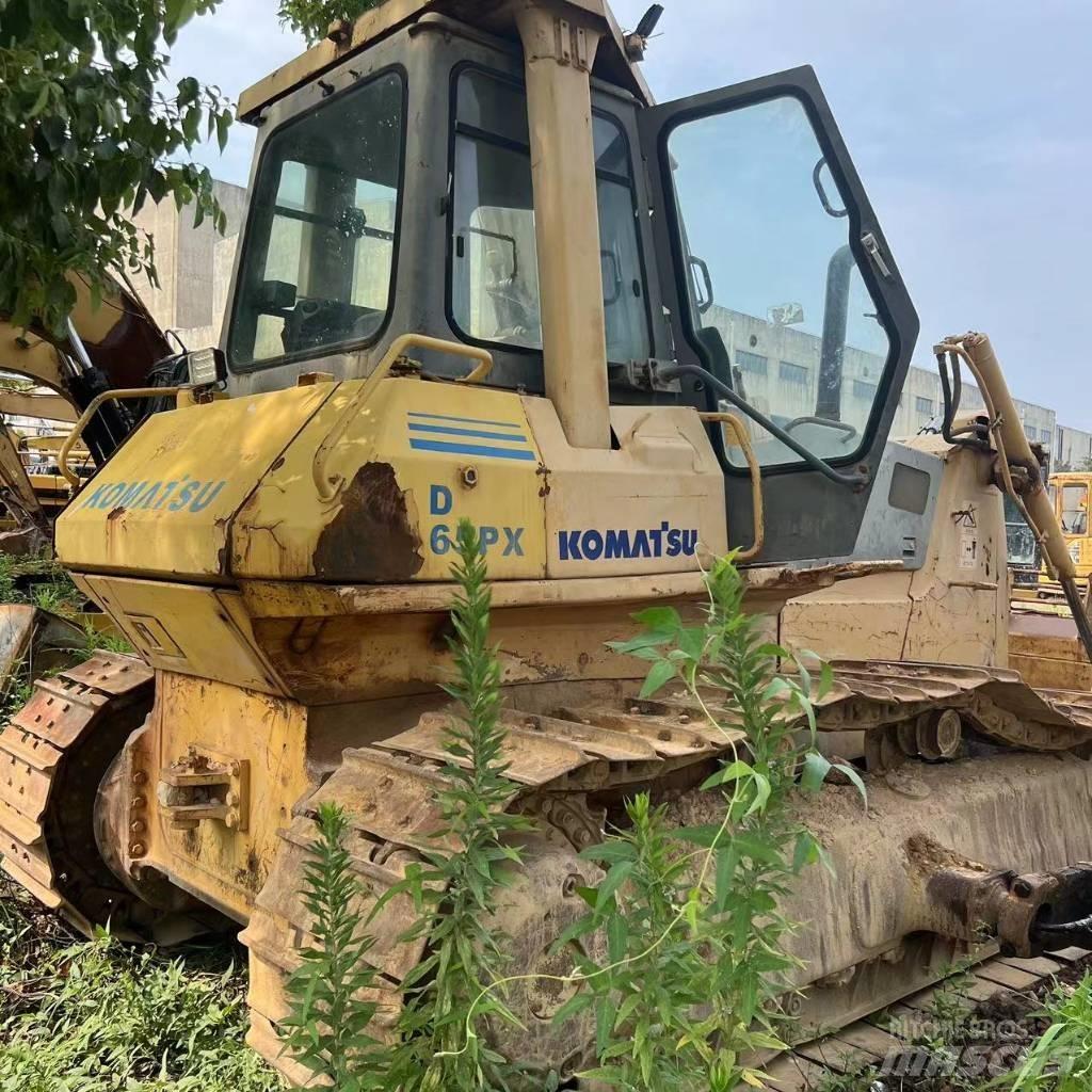 Komatsu D 65 P-12 Pásové dozery