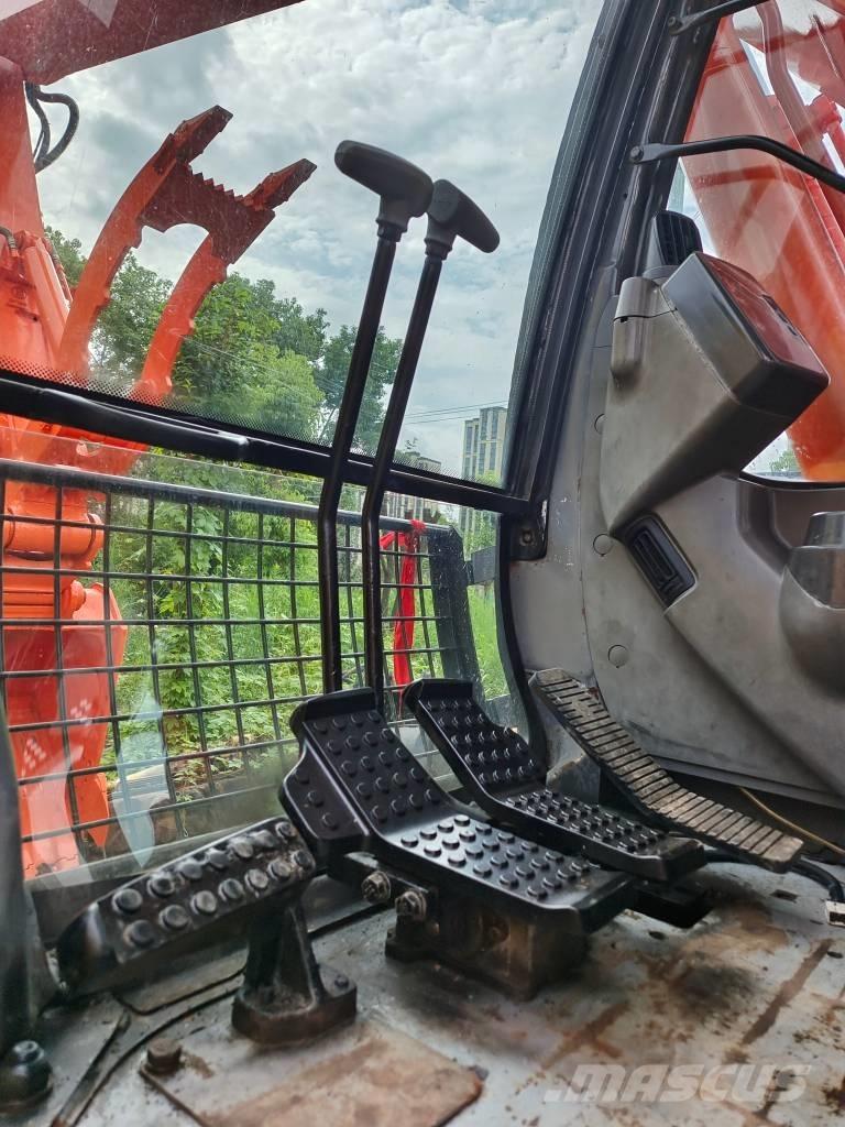 Hitachi EX 200-5 Pásová rýpadla