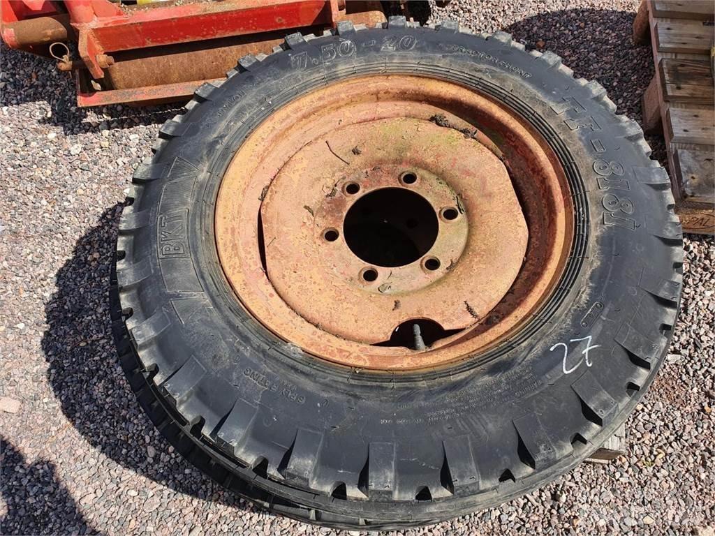 BKT 7.5-20 Pneumatiky, kola a ráfky