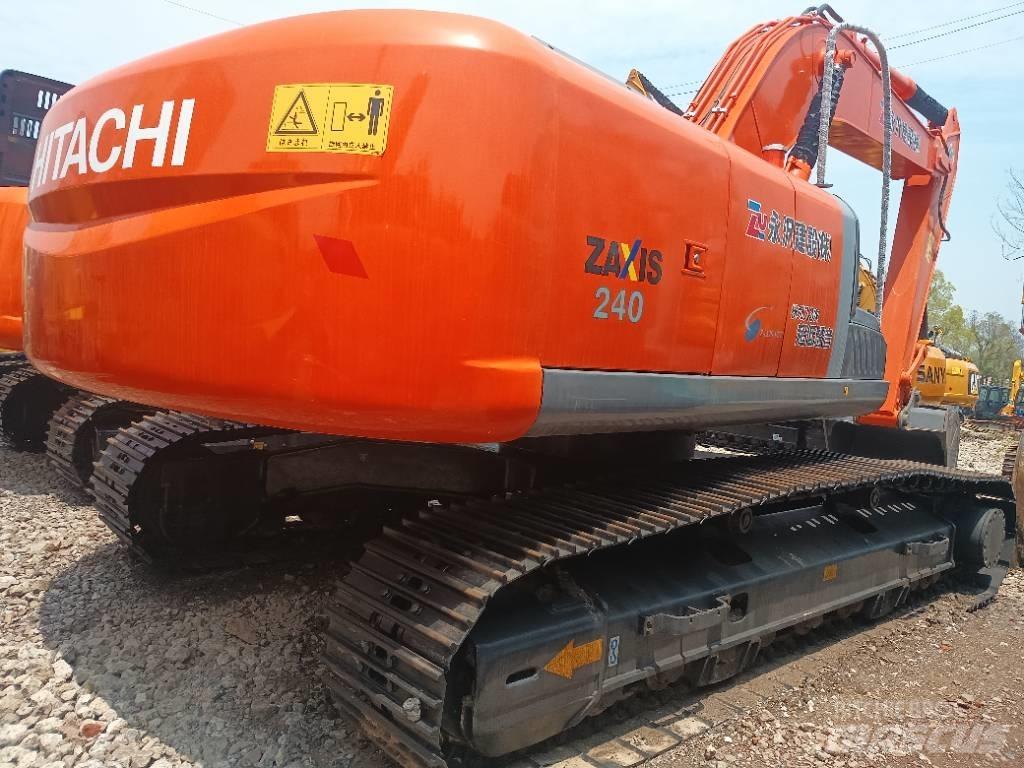 Hitachi ZX 240 Pásová rýpadla
