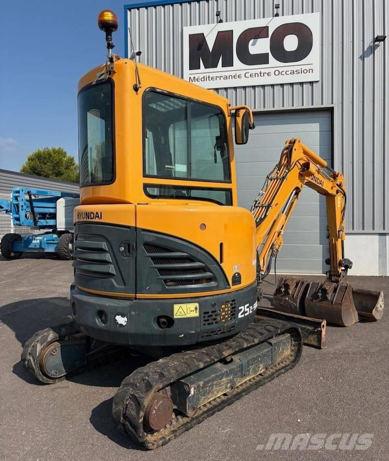 Hyundai R25Z-9 AK Mini rýpadla < 7t