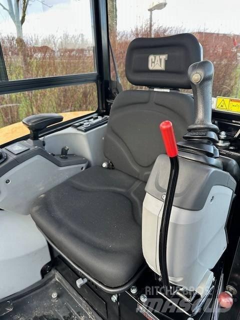 CAT 302.7 D CR Pásová rýpadla