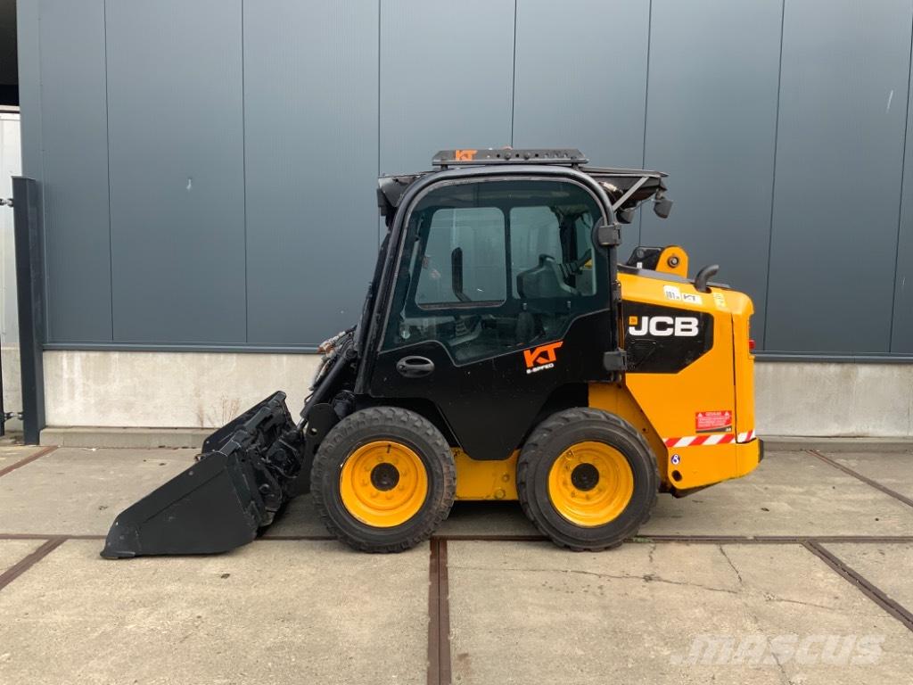 JCB 155 Smykem řízené nakladače