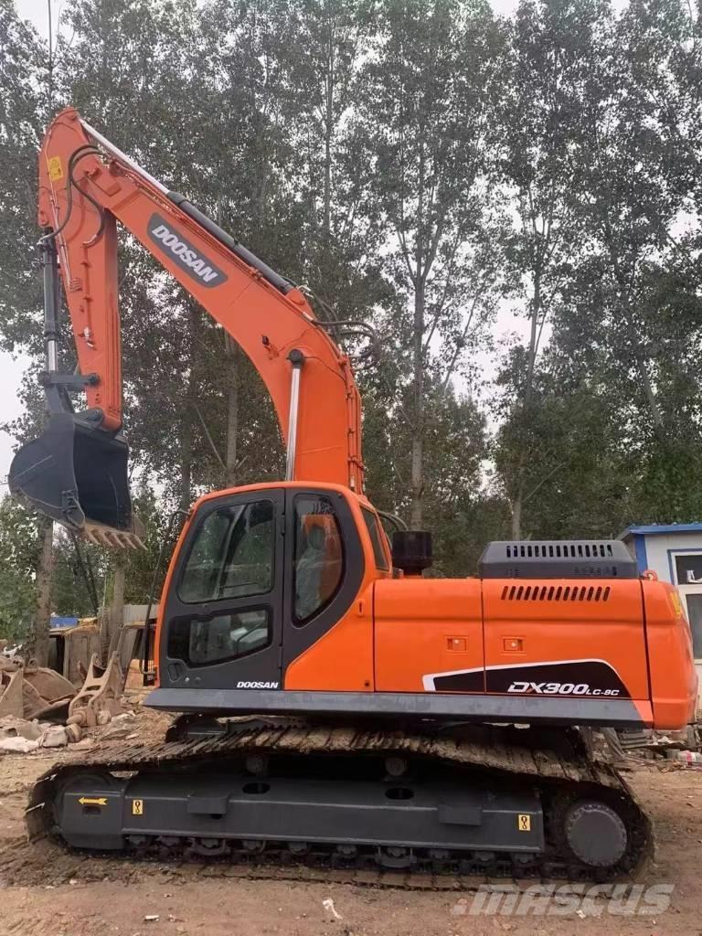 Doosan DX300LC-9C Pásová rýpadla