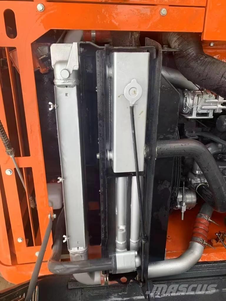 Doosan DX300LC-9C Pásová rýpadla