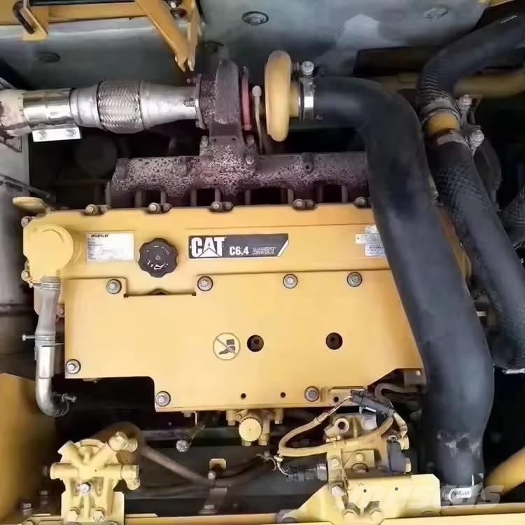 CAT 325 D Pásová rýpadla