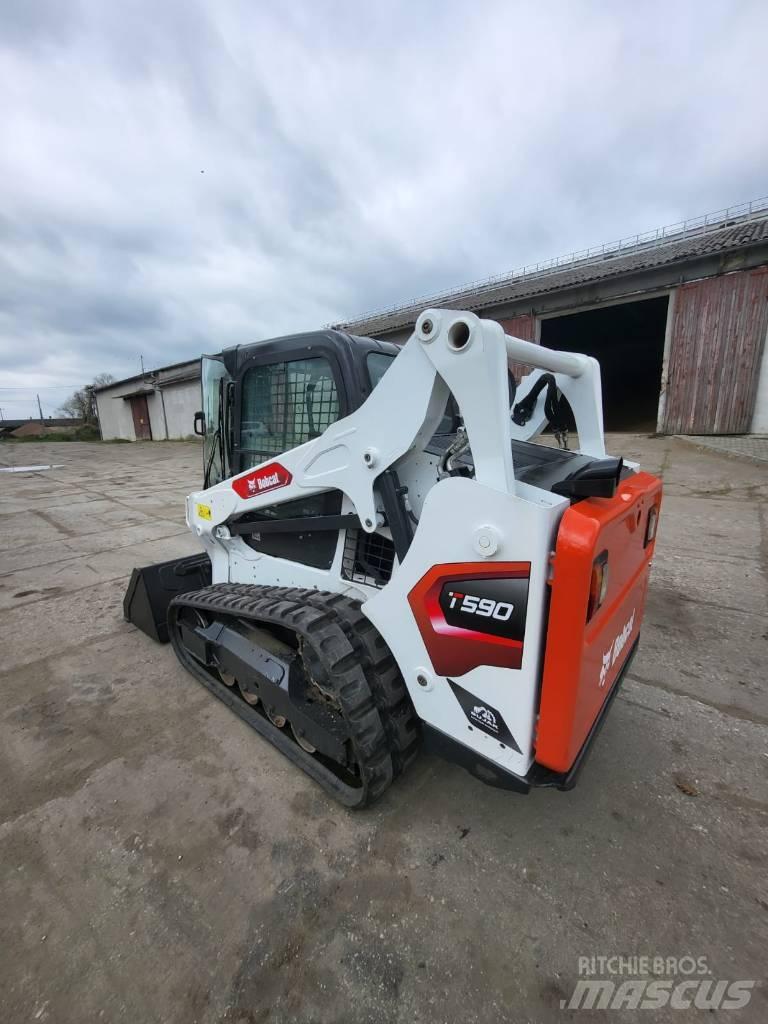 Bobcat T 590 Smykem řízené nakladače