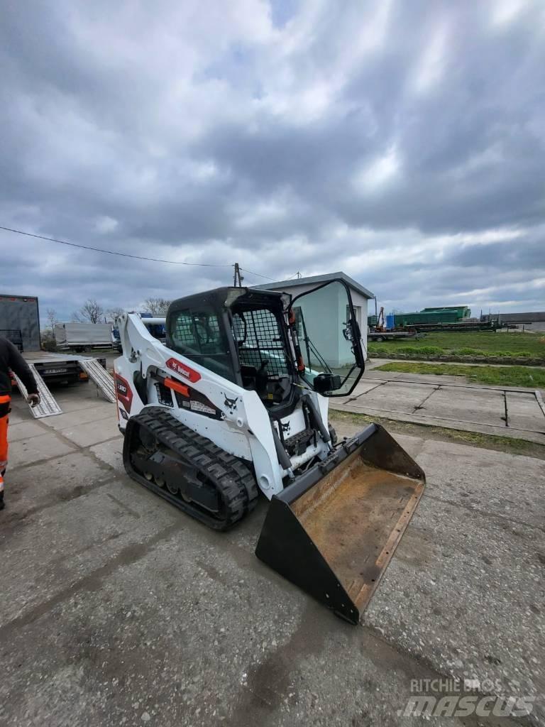 Bobcat T 590 Smykem řízené nakladače