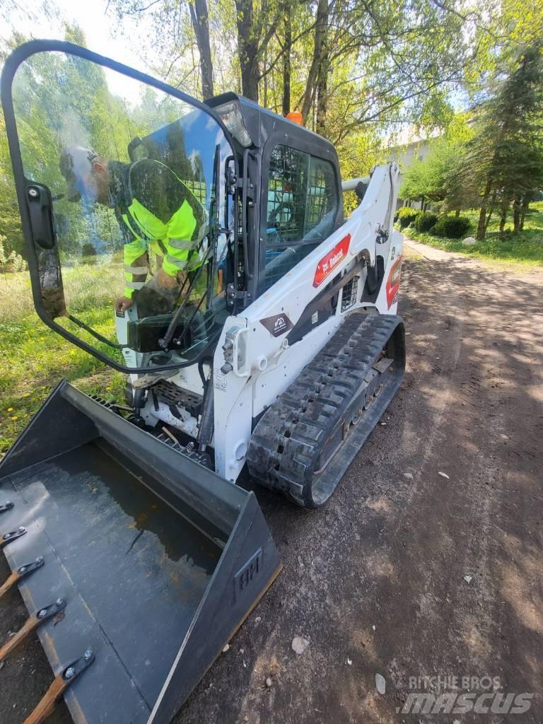 Bobcat T 590 Smykem řízené nakladače