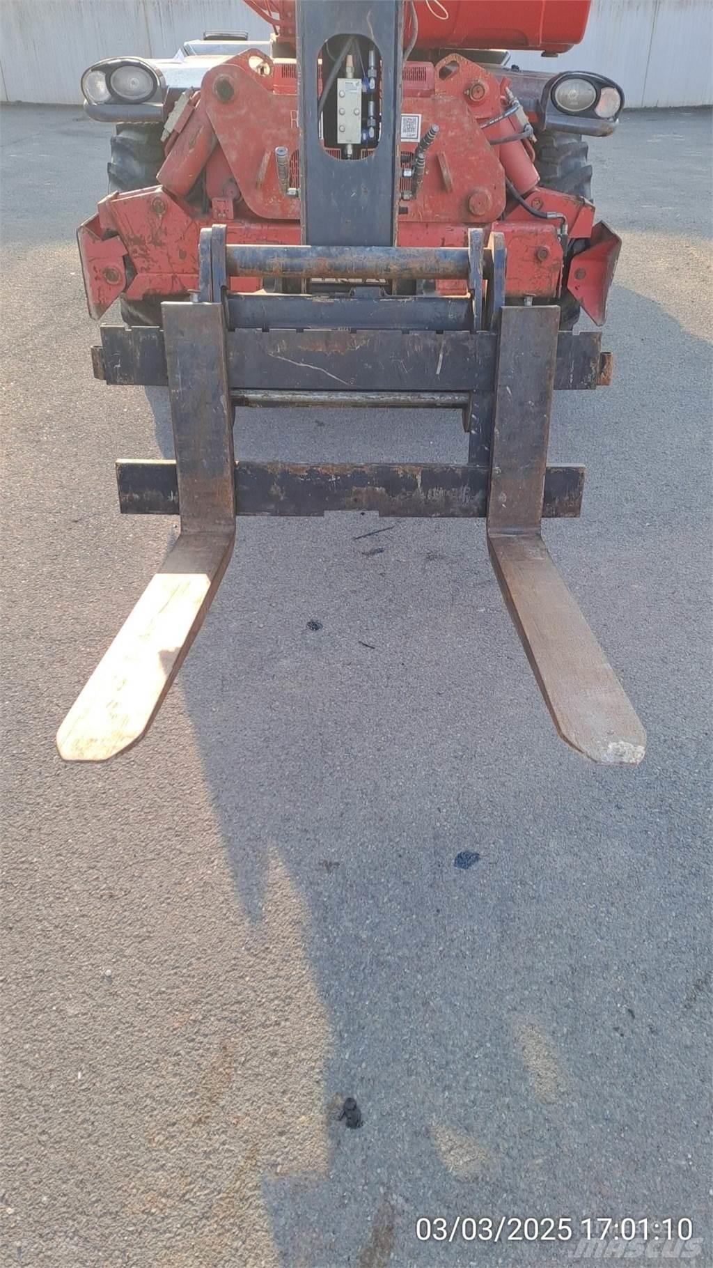 Manitou MT1440 Teleskopické manipulátory