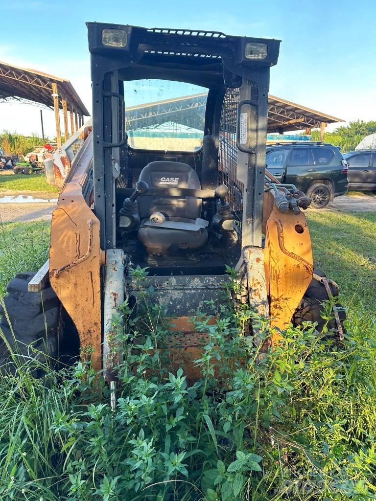 CASE SR 250 Smykem řízené nakladače