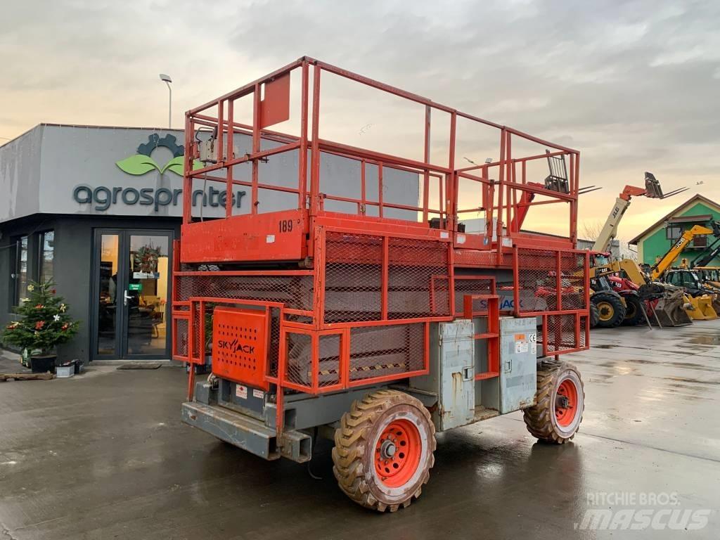 SkyJack SJ 8841 Nůžková zvedací plošina