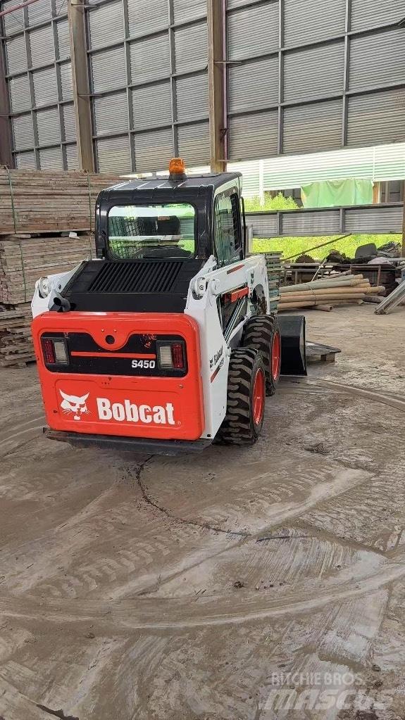 Bobcat S 450 Smykem řízené nakladače
