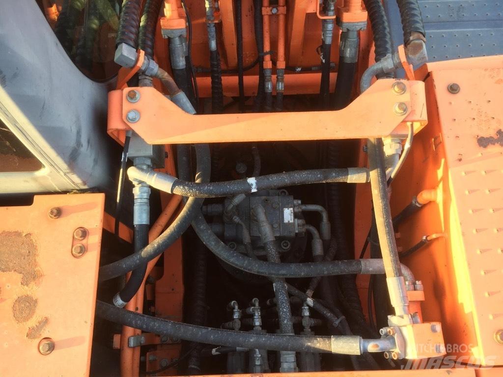 Doosan DX 255 LC Pásová rýpadla