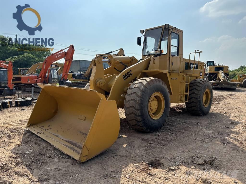 CAT 966C Kolové nakladače