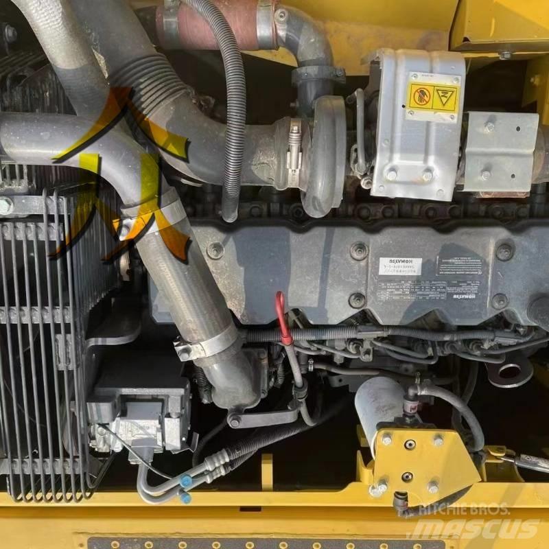 Komatsu PC 200 Pásová rýpadla