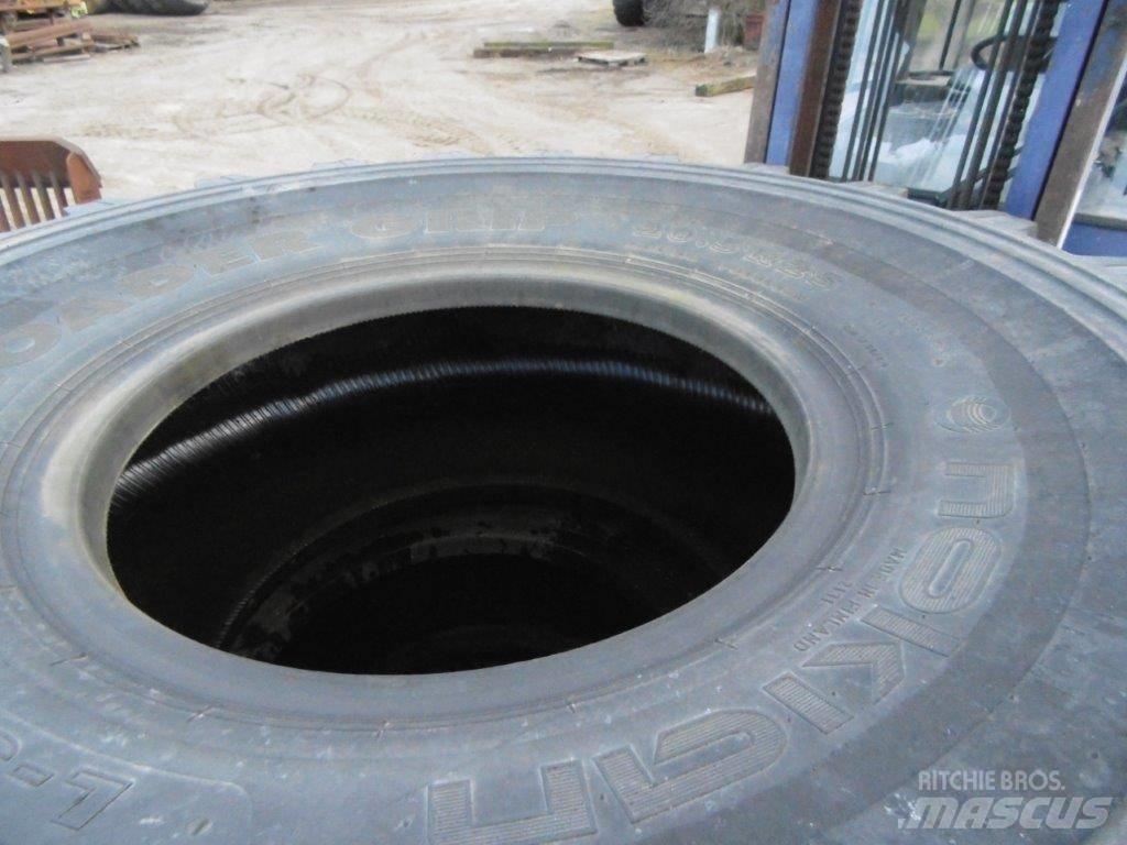 Nokian 20,5x25 Pneumatiky, kola a ráfky