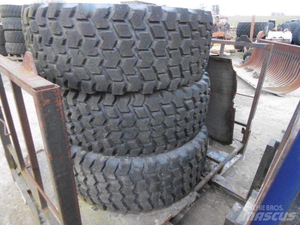 Nokian 20,5x25 Pneumatiky, kola a ráfky