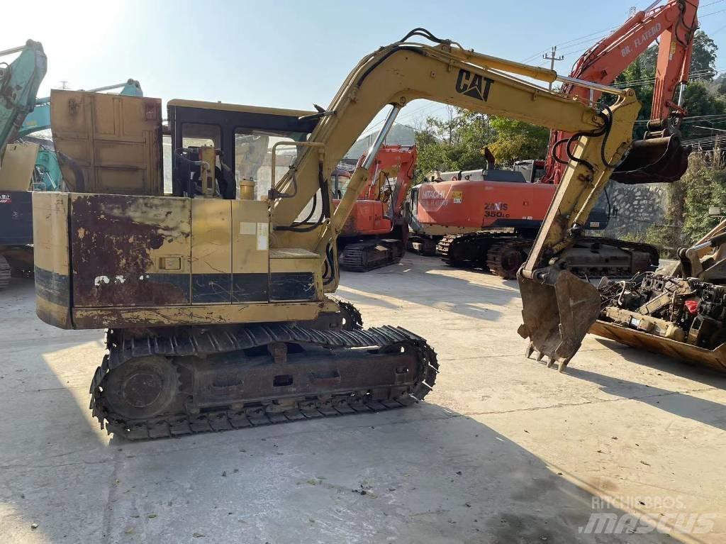 CAT E 70 B Pásová rýpadla