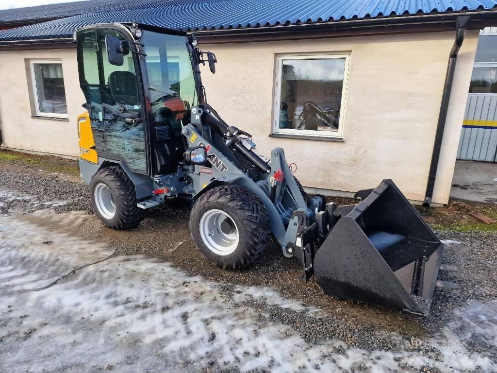 GiANT G2300 HD Víceúčelové nakladače