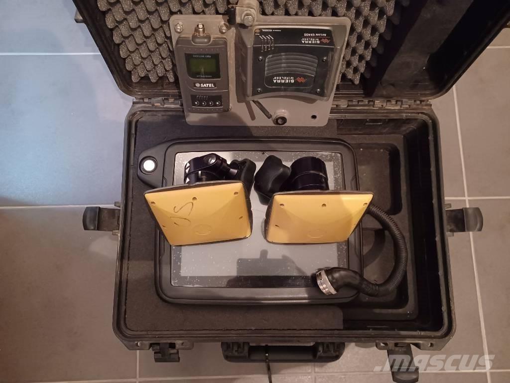 Komatsu PC 210 LC Pásová rýpadla