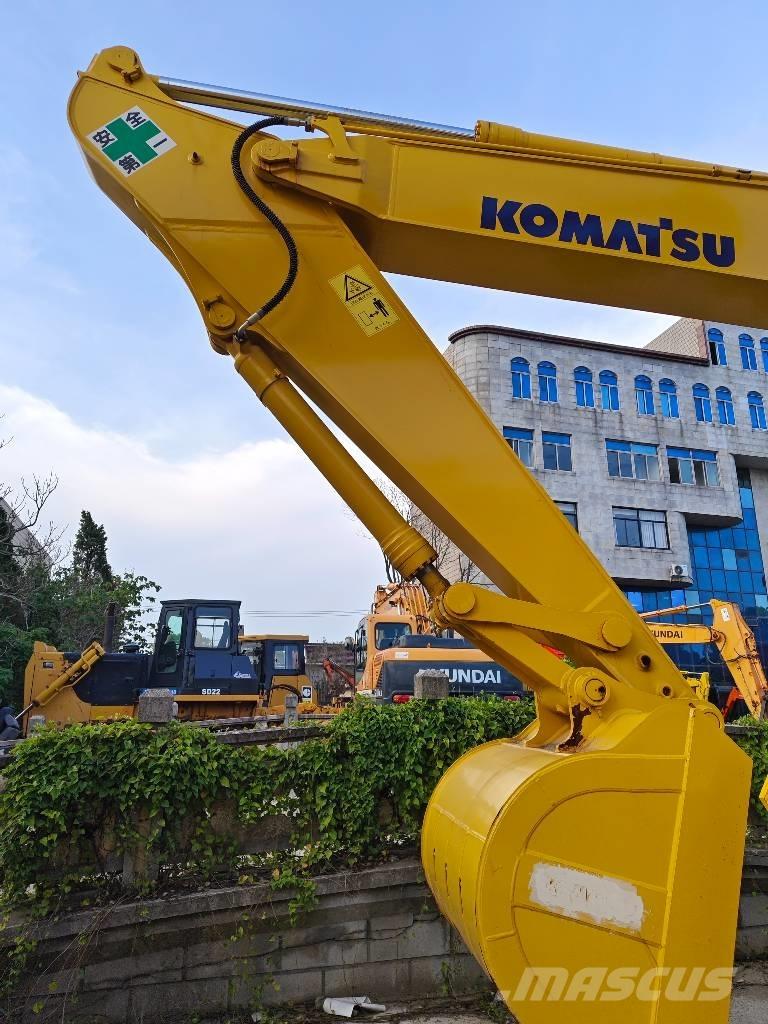 Komatsu PC 220-7 Pásová rýpadla